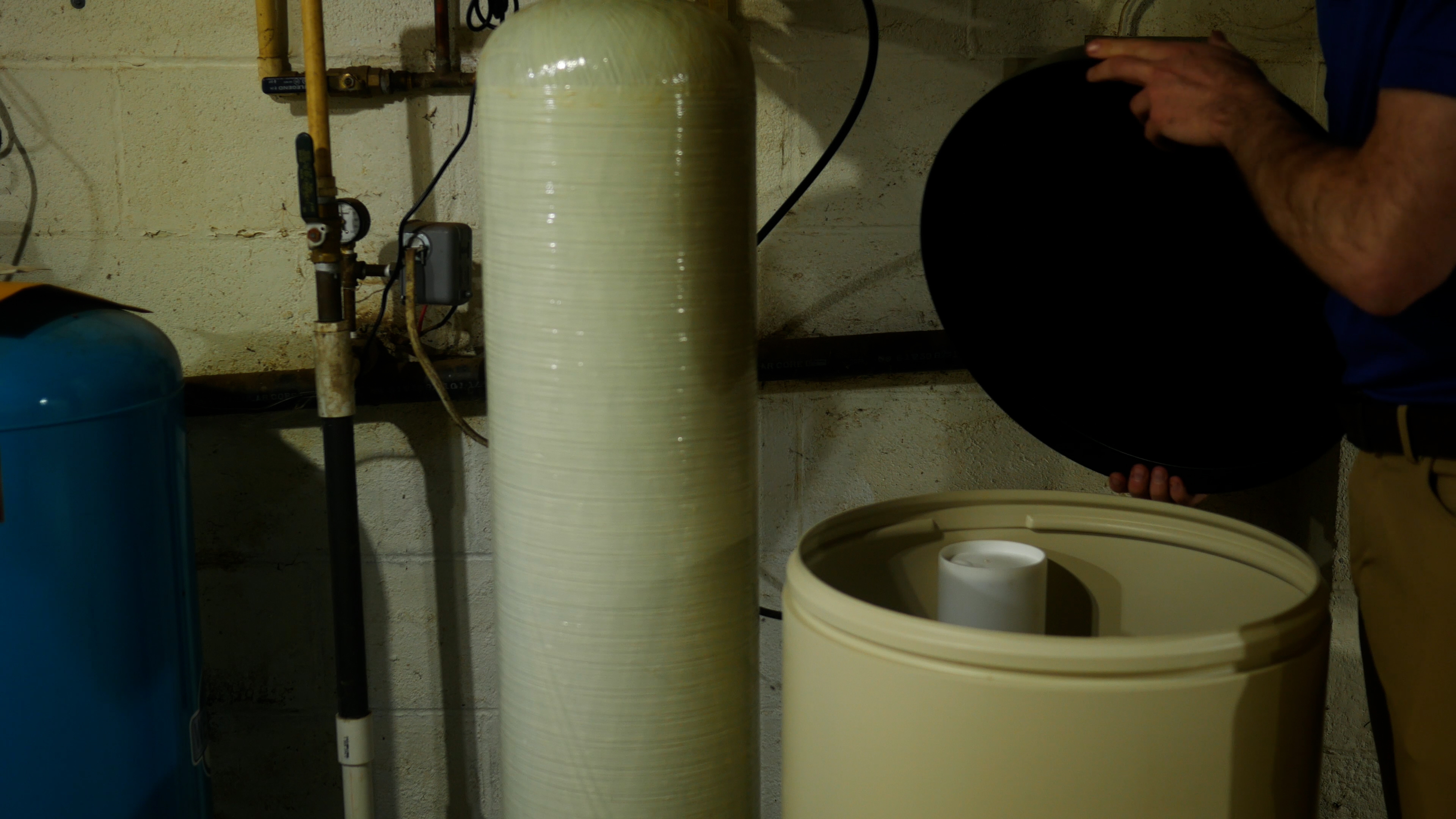 Whole-house water softener system recommended for Phoenix Arizona very hard water at 16 GPG